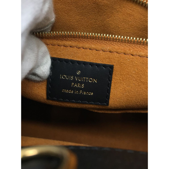 Louis Vuitton On The Go MM Monogram Leather Handbag - Picture 3 of 6